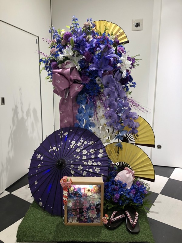 HKT48 下野由貴様へお祝いスタンド花を納品しました[公演祝い花]